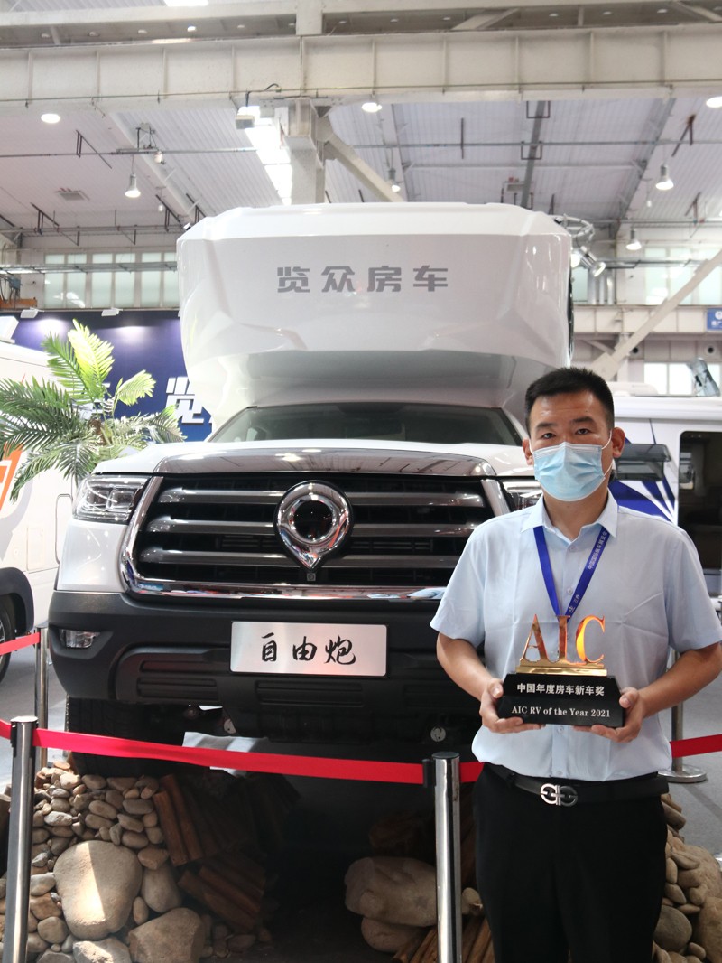年度新車、自動檔、四驅，能選的房車